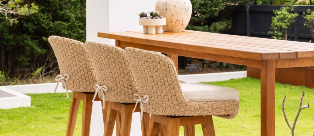 Armless wicker bar stool