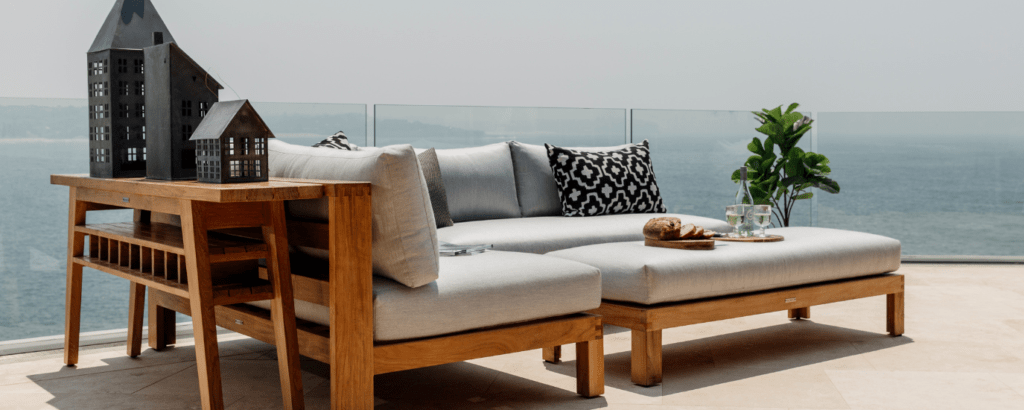 Outdoor console table 1 Outdoor console table (1)