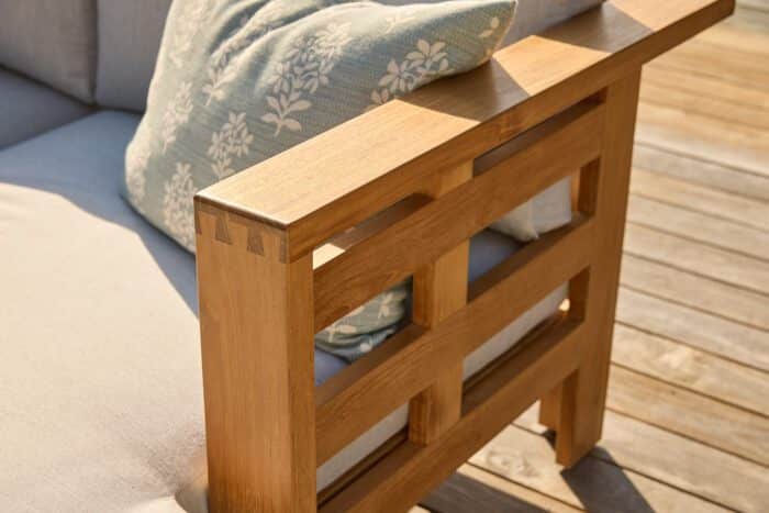 Outdoor teak modular setting