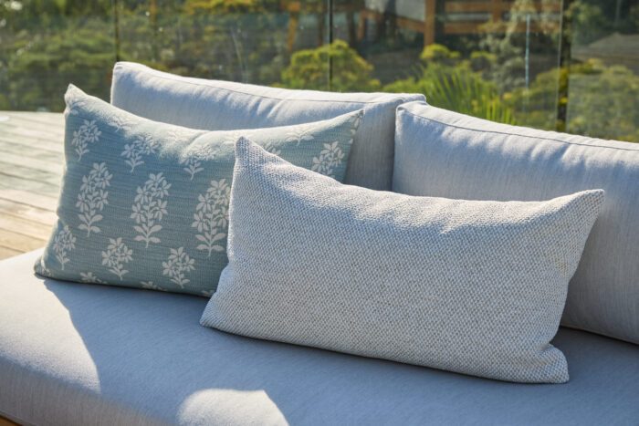Outdoor teak modular setting