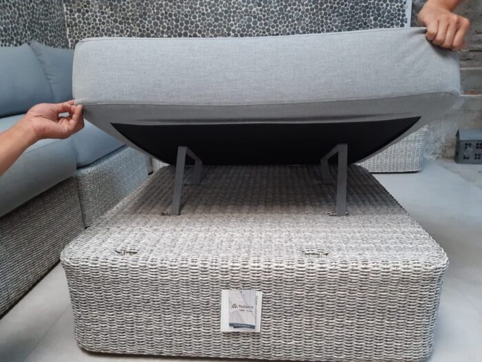 Oli & walt outdoor modular setting