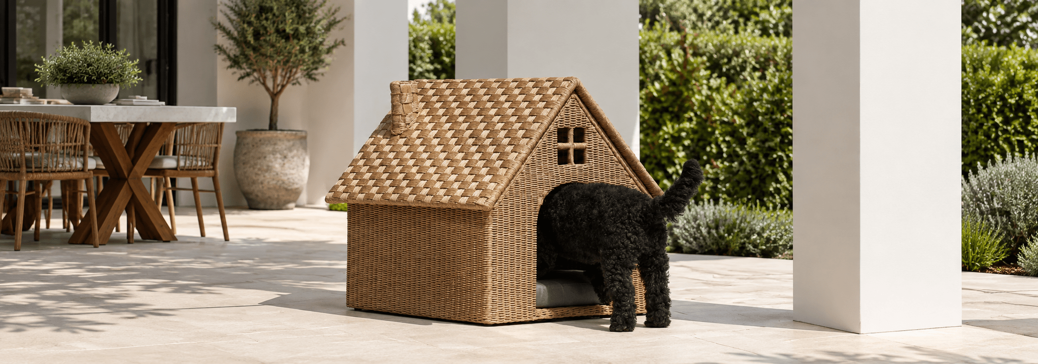 Outdoor luxury dog house