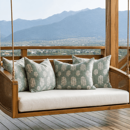 Revé Hanging Lounge